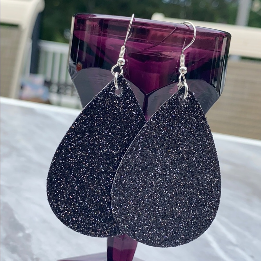 ✨ NWT! ✨ black sparkle faux leather earrings